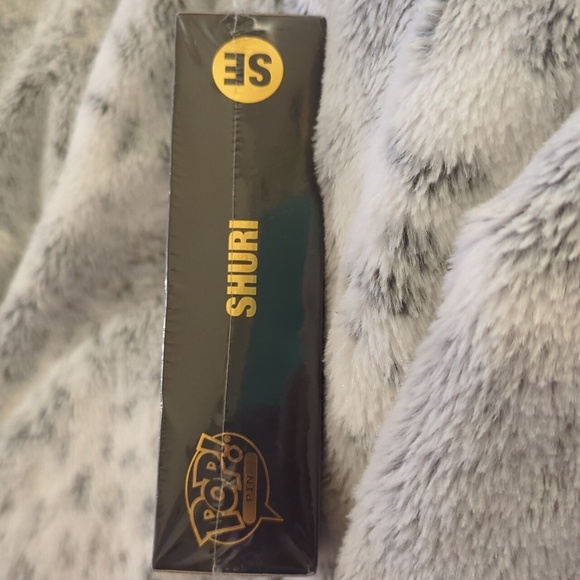 Funko Pop! Enamel pin Marvel Black Panther Shuri - Picture 3 of 4